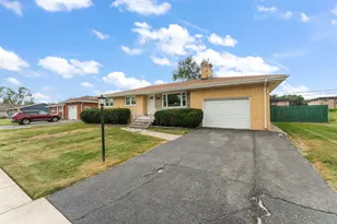5600 Grant St, Merrillville, IN 46410 - Photo 3
