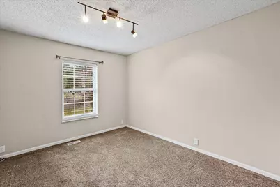 7036 Idaho Avenue, Hammond, IN 46323 - Photo 9