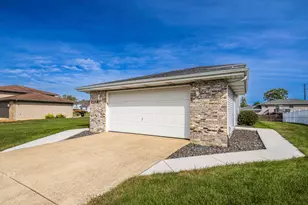 11712 S Magoun Dr, Saint John, IN 46373 - Photo 3