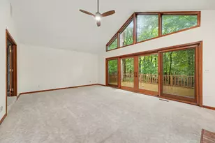 433 Brookshire Ct, Valparaiso, IN 46385 - Photo 5