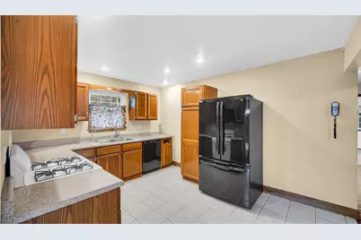 8973 Luann Drive S, Demotte, IN 46310 - Photo 11