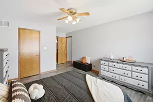 8720 Jackson St, Merrillville, IN 46410 - Photo 11