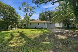 1020 E 61st Pl, Merrillville, IN 46410 - Photo 33