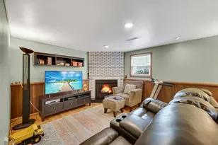 9544 Hawthorne Dr, Munster, IN 46321 - Photo 21
