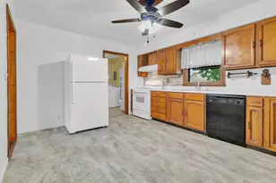 10404 Noble St, Crown Point, IN 46307 - Photo 13
