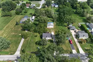 7501 Independence St, Merrillville, IN 46410 - Photo 9