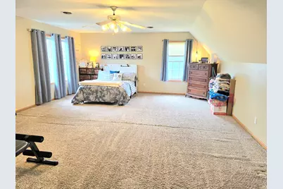 864 Jeflynn Drive, Kouts, IN 46347 - Photo 9