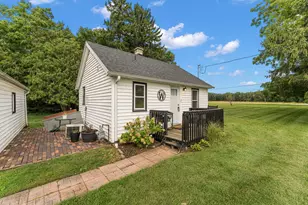 902 S 200 E, La Porte, IN 46350 - Photo 13