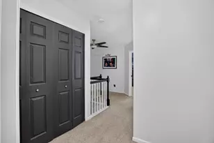 901 Beacon Dr, Hobart, IN 46342 - Photo 11