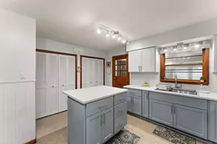 1703 E Glendale Blvd, Valparaiso, IN 46383 - Photo 9