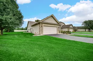 1284 Bluebell Trail, Schererville, IN 46375 - Photo 3