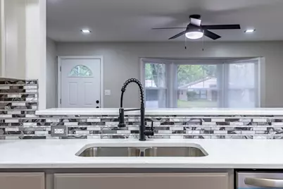 432 W 67th Lane, Merrillville, IN 46410 - Photo 9