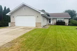 1401 Capri Ln, Dyer, IN 46311 - Photo 1