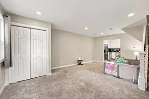 809 Azalea St SE, Demotte, IN 46310 - Photo 9