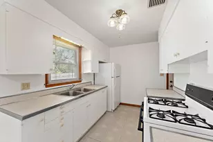 346 N Harvey St, Griffith, IN 46319 - Photo 7