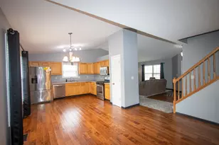 568 Fox Burrow Ct, Valparaiso, IN 46385 - Photo 3