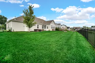 2502 Stirling Dr, Valparaiso, IN 46383 - Photo 45