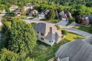 10739 Erie Dr, Crown Point, IN 46307 - Photo 23
