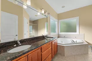 10739 Erie Dr, Crown Point, IN 46307 - Photo 13