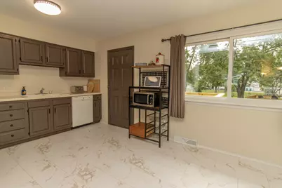 257 Navajo Trail, Lowell, IN 46356 - Photo 7