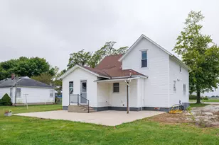 501 N Newton St, Goodland, IN 47948 - Photo 33