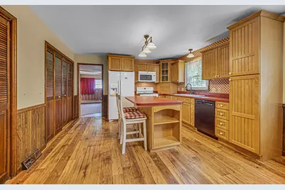 8868 Luann Drive E, Demotte, IN 46310 - Photo 5
