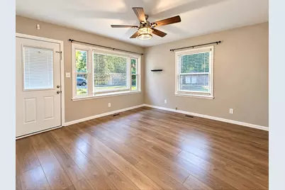 1514 E 33rd Avenue, Hobart, IN 46342 - Photo 3
