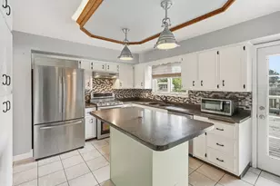 526 Cedar Ct, Munster, IN 46321 - Photo 9