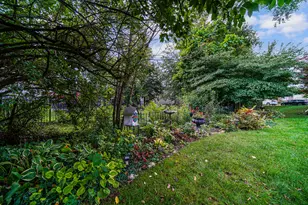 885 London Ln, Valparaiso, IN 46383 - Photo 5
