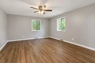 955 W 200 N, La Porte, IN 46350 - Photo 17