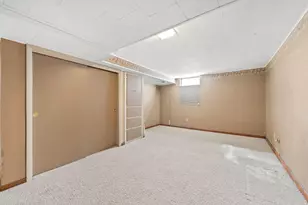 1904 Linden Dr, Valparaiso, IN 46383 - Photo 15
