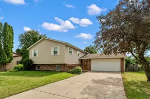 301 Primrose Cir, Chesterton, IN 46304 - Photo 1