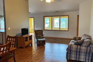 6139 Avocet Cir, Hobart, IN 46342 - Photo 5