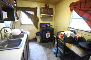730 E Leopold Dr, Rensselaer, IN 47978 - Photo 9