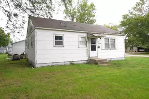 730 E Leopold Dr, Rensselaer, IN 47978 - Photo 3