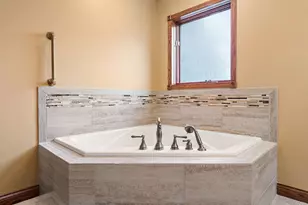 29 Woodruft Dr, Valparaiso, IN 46385 - Photo 19