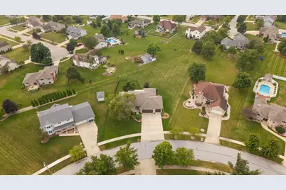 9132 Maplewood Street, Saint John, IN 46373 - Photo 5
