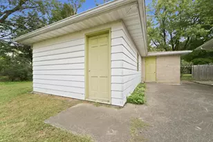2248 W 57th Pl, Merrillville, IN 46410 - Photo 25