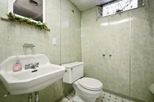 2248 W 57th Pl, Merrillville, IN 46410 - Photo 21