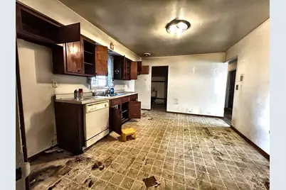 7929 Whitcomb Street, Merrillville, IN 46410 - Photo 5
