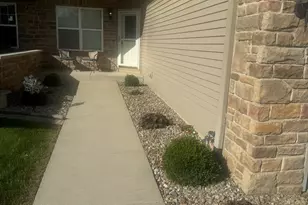 530 Cochran Dr, Crown Point, IN 46307 - Photo 3