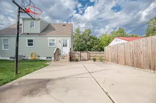822 E Jefferson Ave, La Porte, IN 46350 - Photo 11