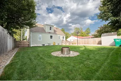 822 E Jefferson Avenue, La Porte, IN 46350 - Photo 9