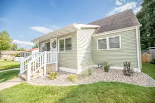 822 E Jefferson Ave, La Porte, IN 46350 - Photo 3