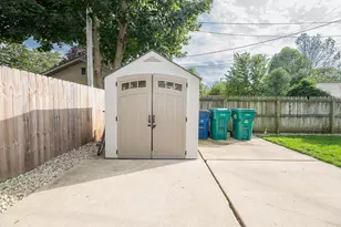 822 E Jefferson Ave, La Porte, IN 46350 - Photo 13
