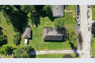 825 Carnation Street SE, Demotte, IN 46310 - Photo 5