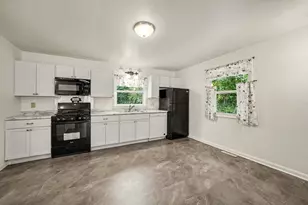 105 Hummingbird Dr, Trail Creek, IN 46360 - Photo 9