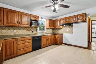 1101 A St, La Porte, IN 46350 - Photo 7