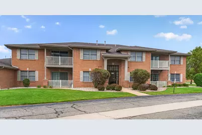 9824 Wildwood Court #1d, Highland, IN 46322 - Photo 1
