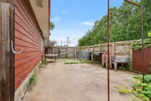 1702 Minnesota St, Hobart, IN 46342 - Photo 7